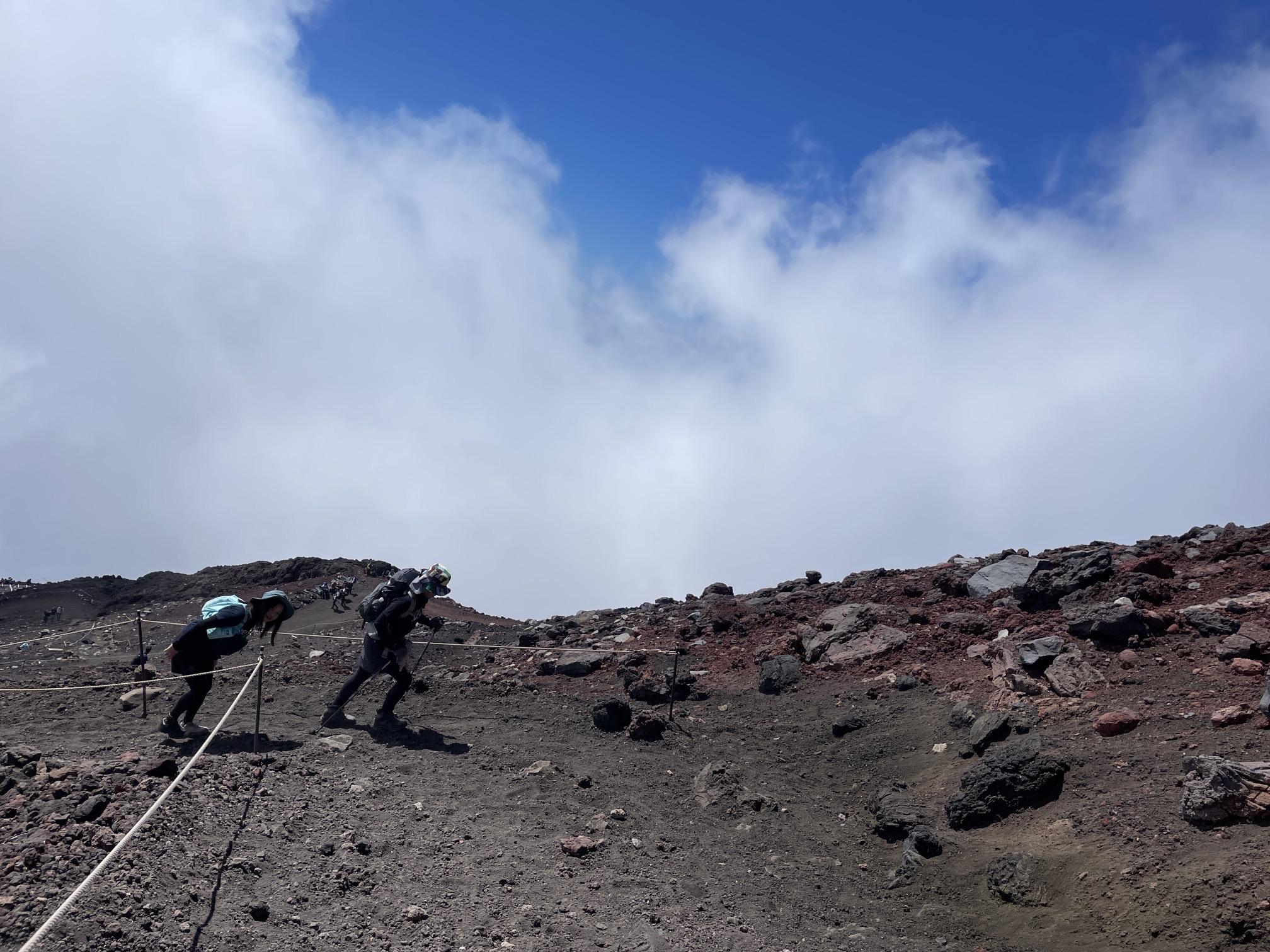 富士山 富士宮ルート 頂上直下 ザレ場