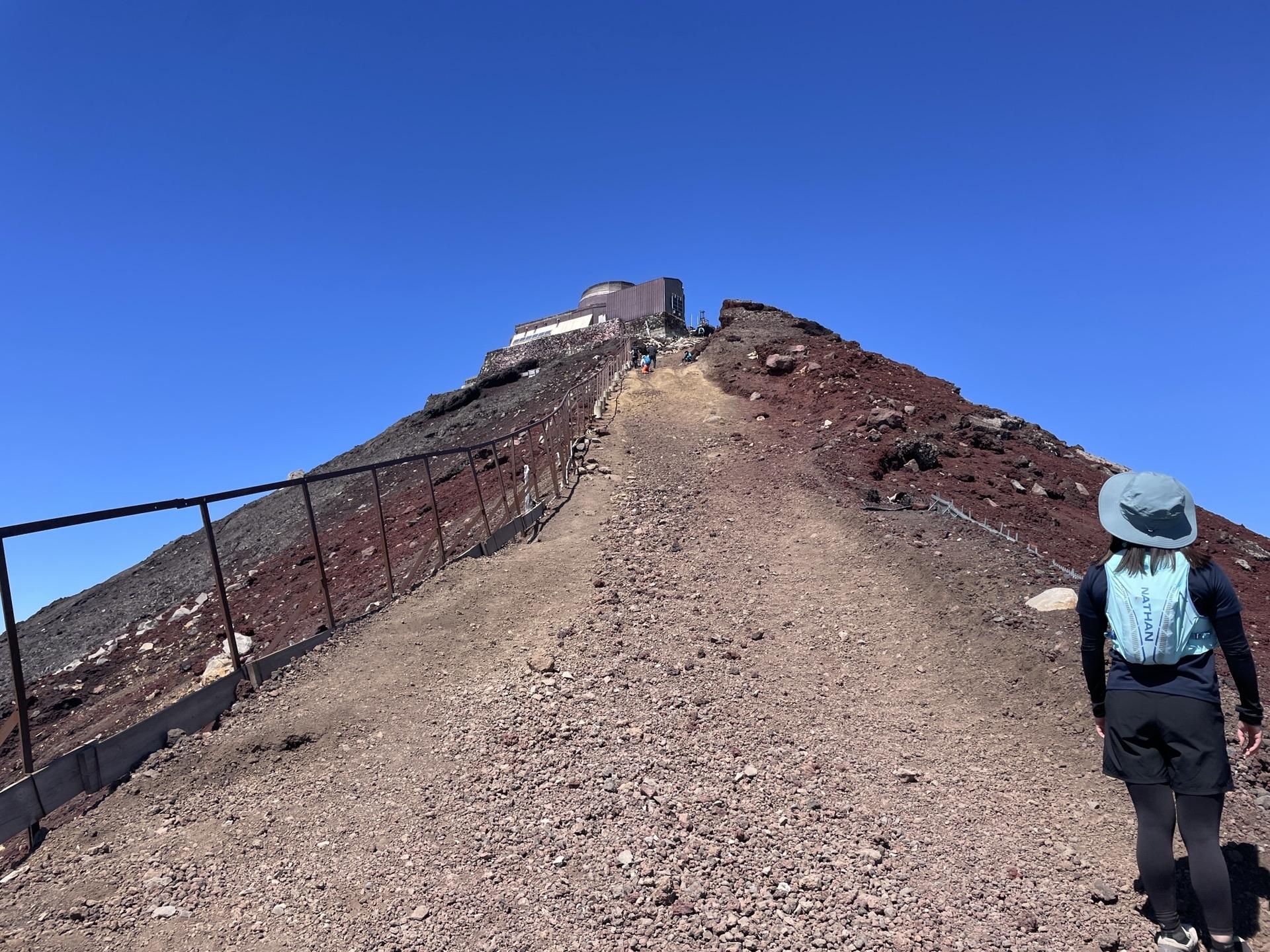 富士山 剣ヶ峰 急傾斜 要注意