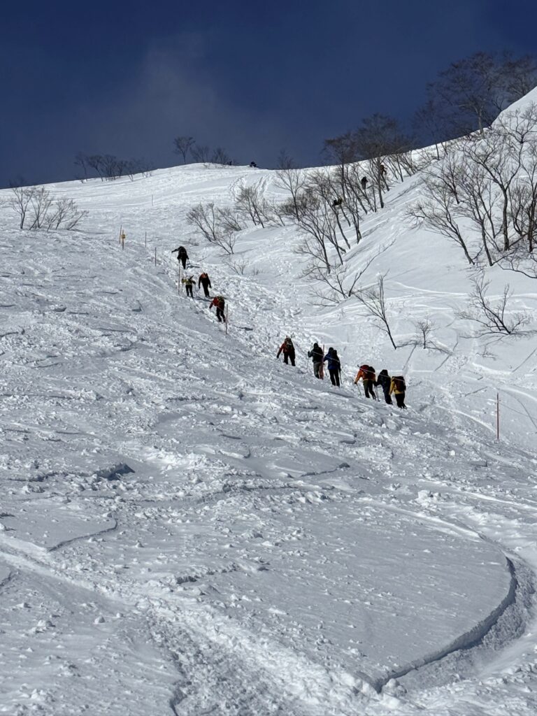 谷川岳 雪山 急斜面 傾斜 天神尾根