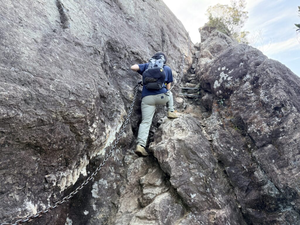 黒髪山 最後の鎖場