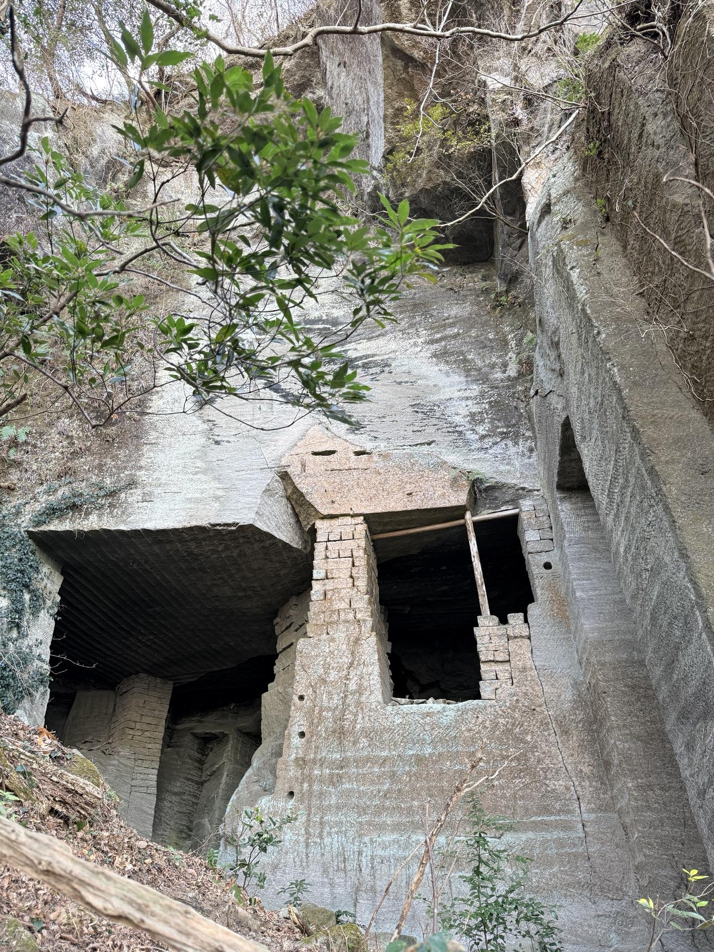 鋸山 石切場 ラピュタのような光景