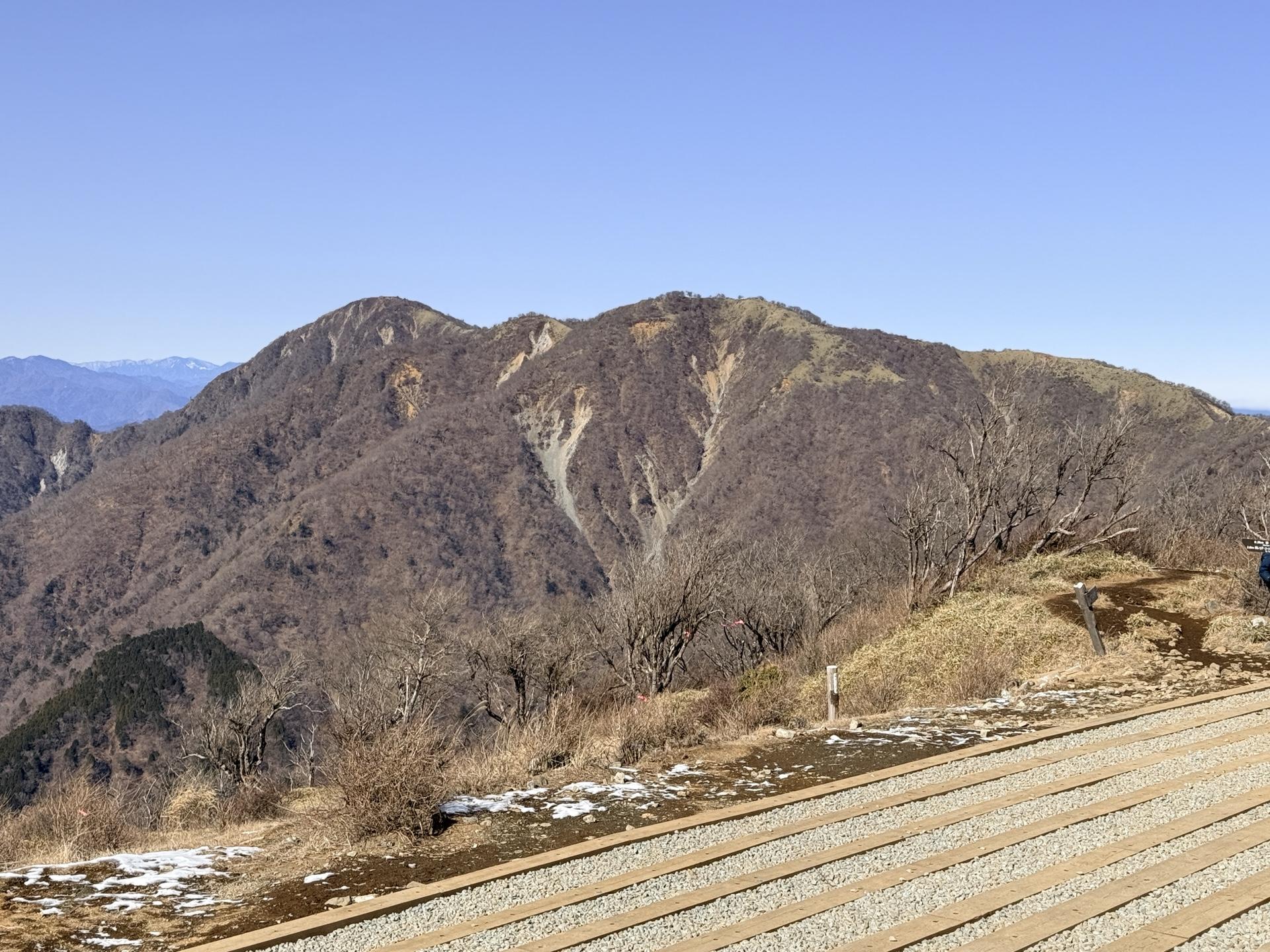 塔ノ岳から蛭ヶ岳方面