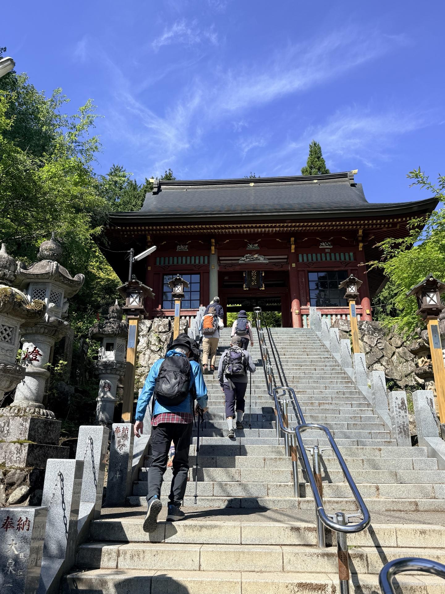武蔵御嶽神社の長い階段