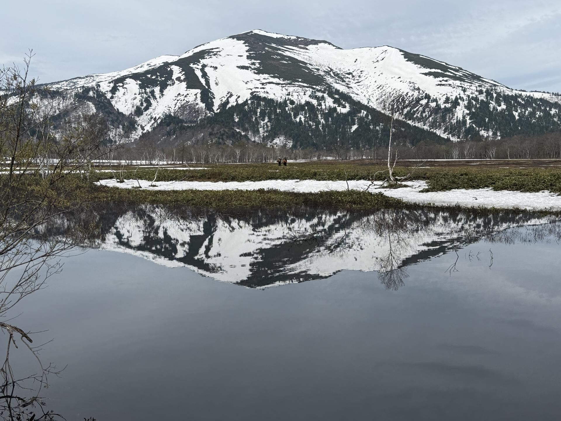 尾瀬ヶ原 下の大堀川 逆さ至仏 水鏡