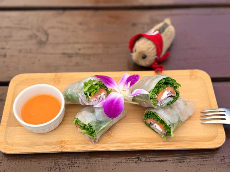 エビとスモークサーモンの生春巻き¥1,200