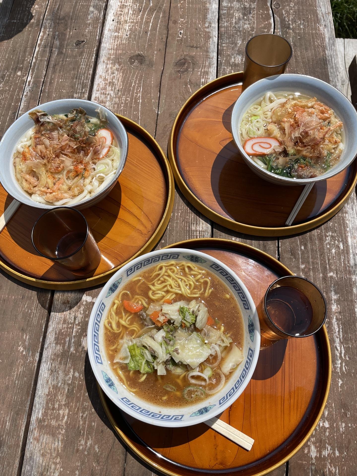 鏡平山荘 味噌ラーメン・かき揚げうどん