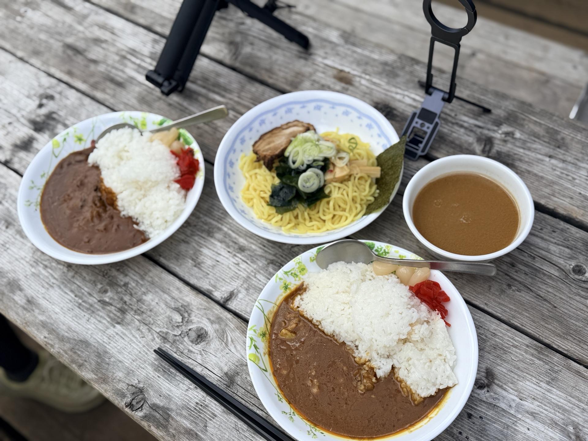 赤岳 ビーフカレーと食べ比べ
