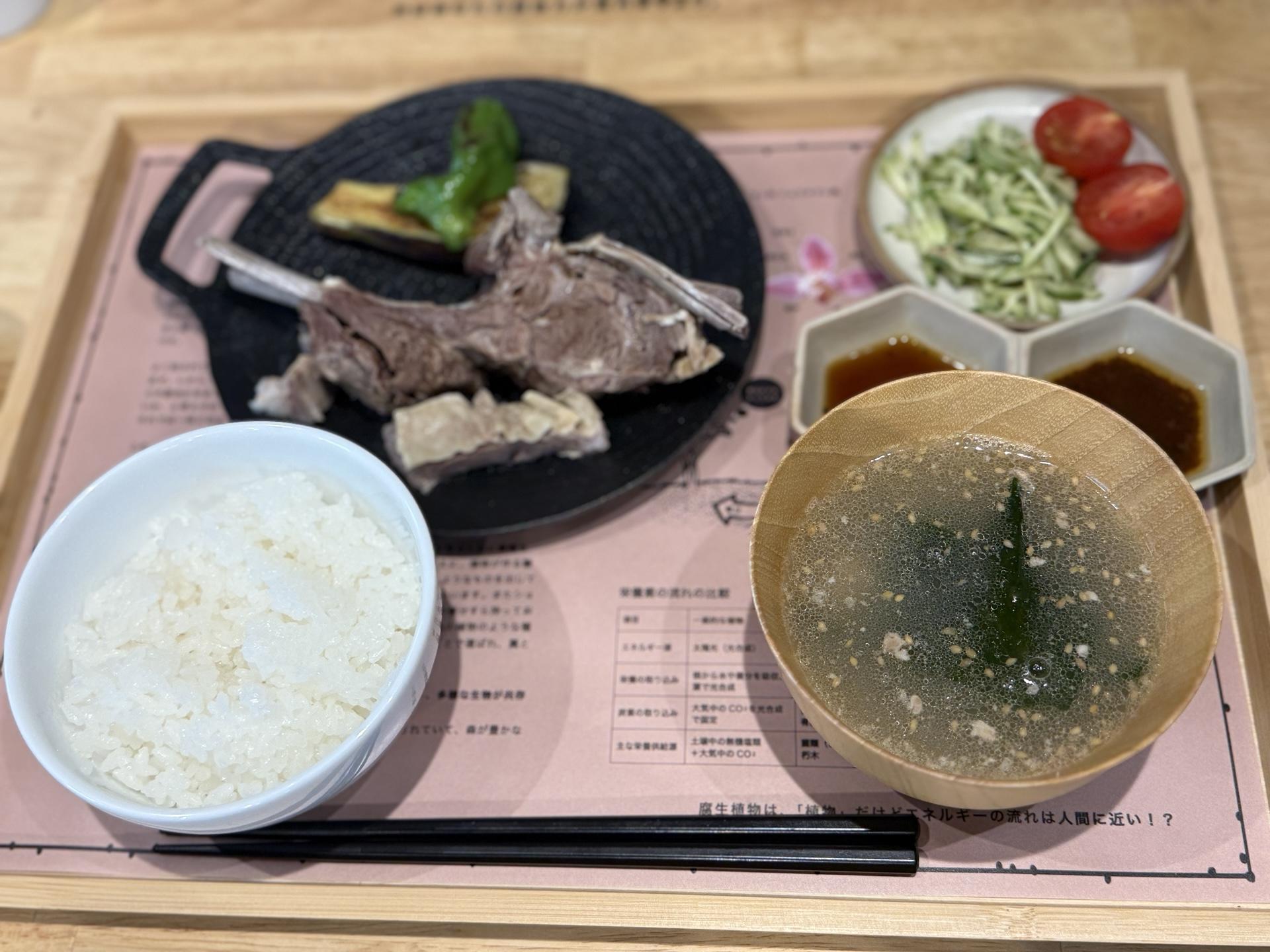 湯俣山荘 特別メニュー ヒツジの肉とスープ