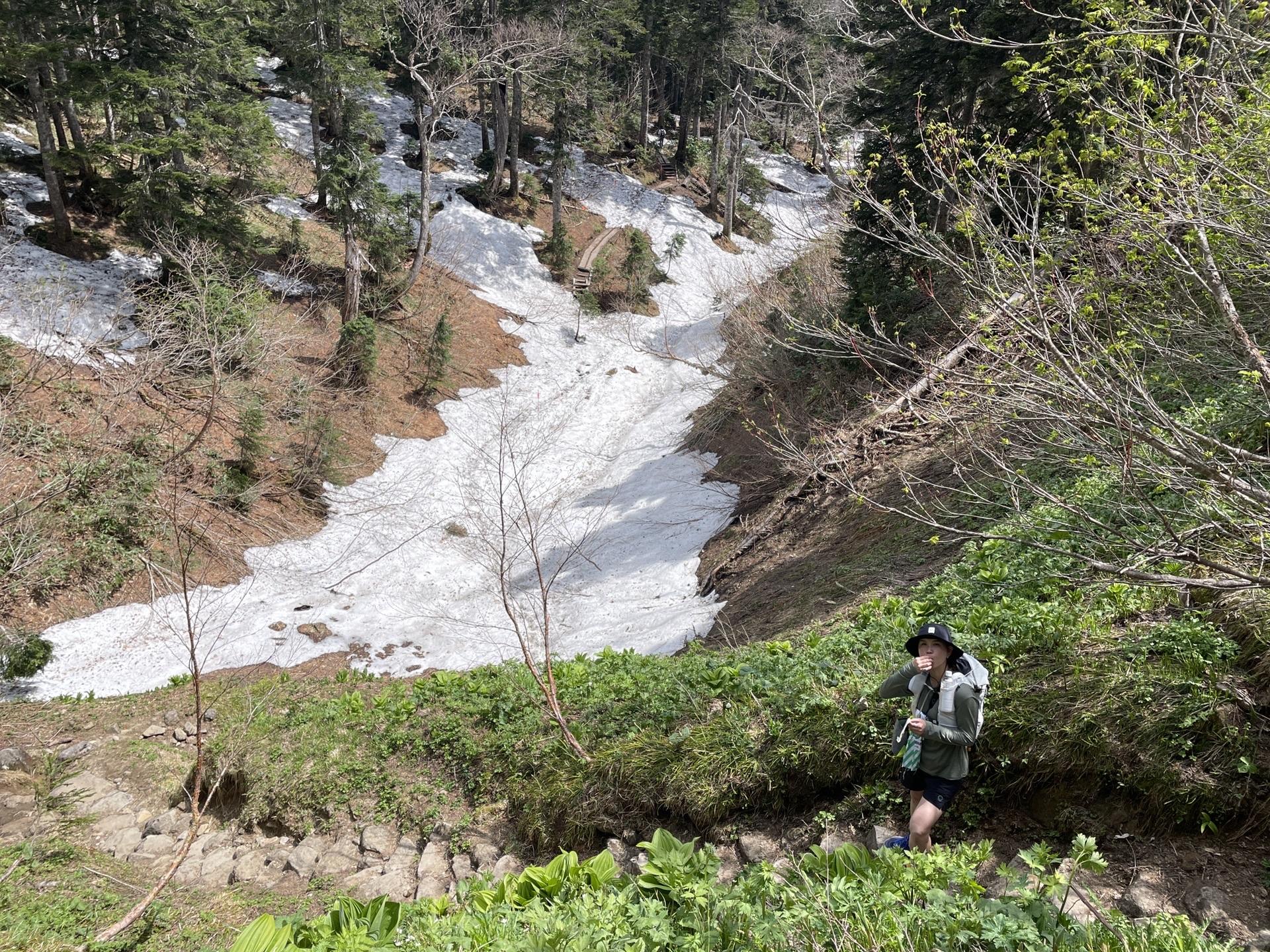 西穂 上高地 下山 残雪