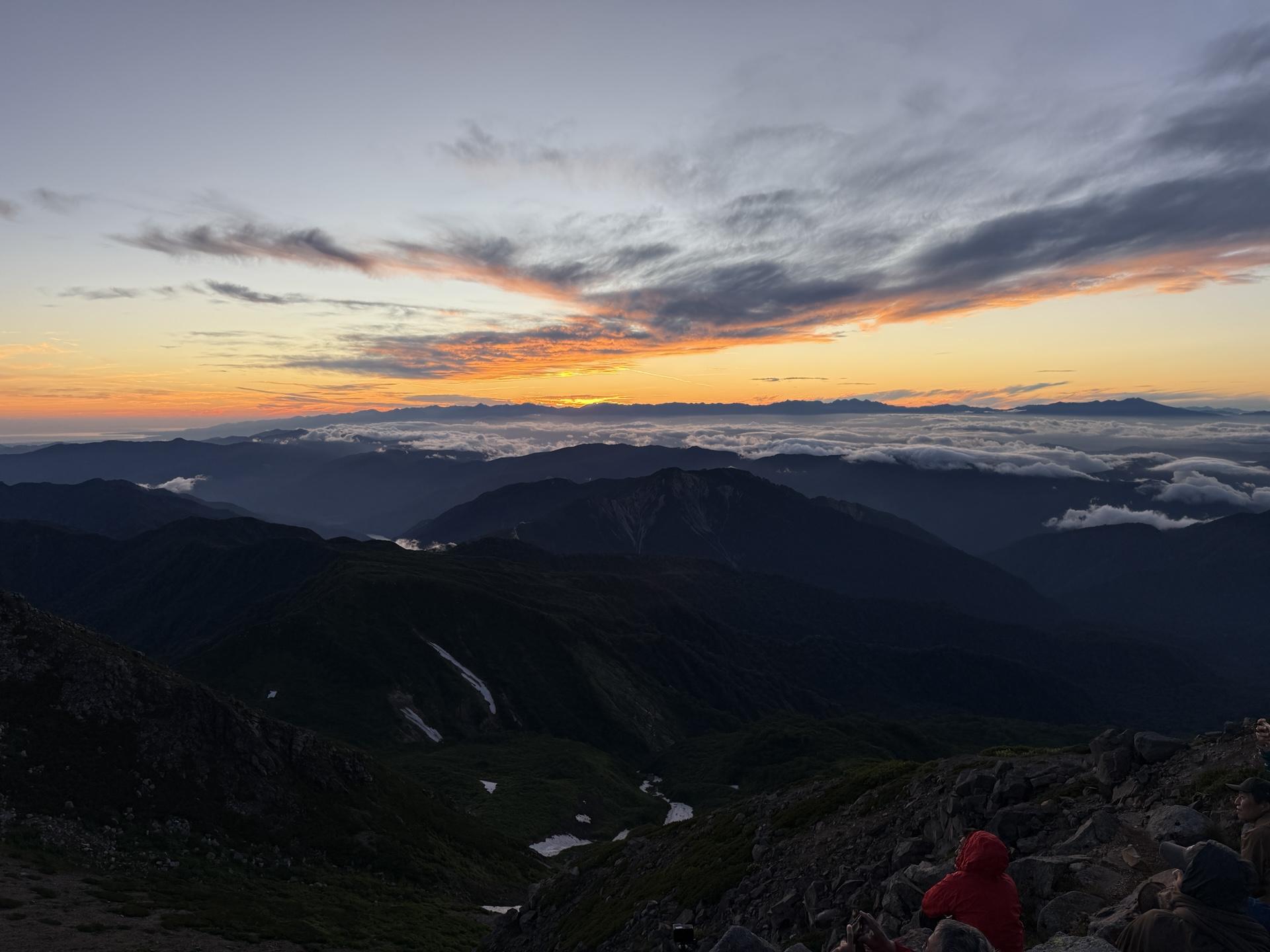白山 御前峰 夜明けの雲海