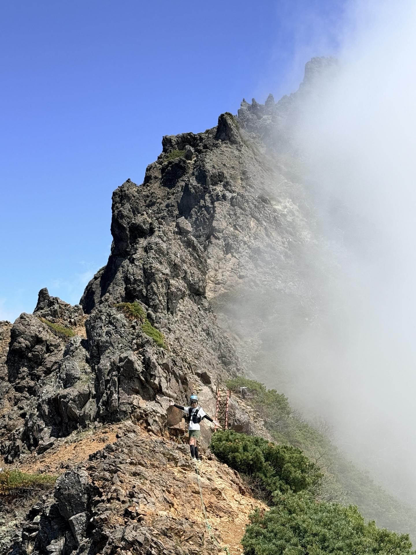 赤岳 横岳へ向かう岩稜