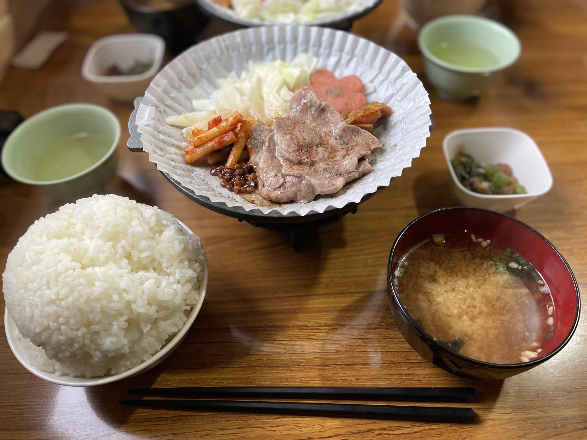 北岳 肩の小屋名物 肩ロース定食 北岳盛り 2024年9月23日16時57分撮影