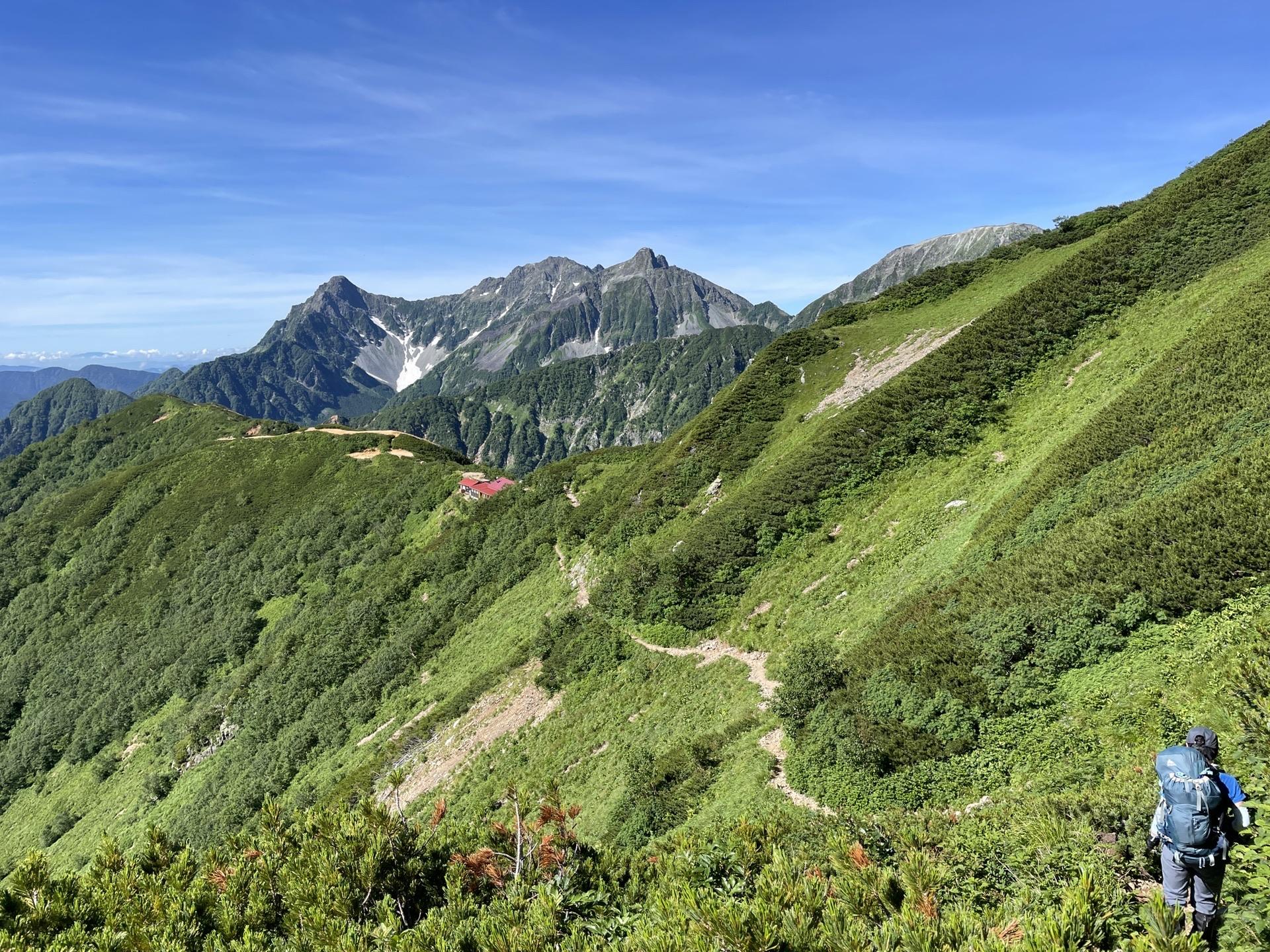 表銀座 西岳 ヒュッテ西岳と穂高連峰。いよいよ核心が近づいてきました。
