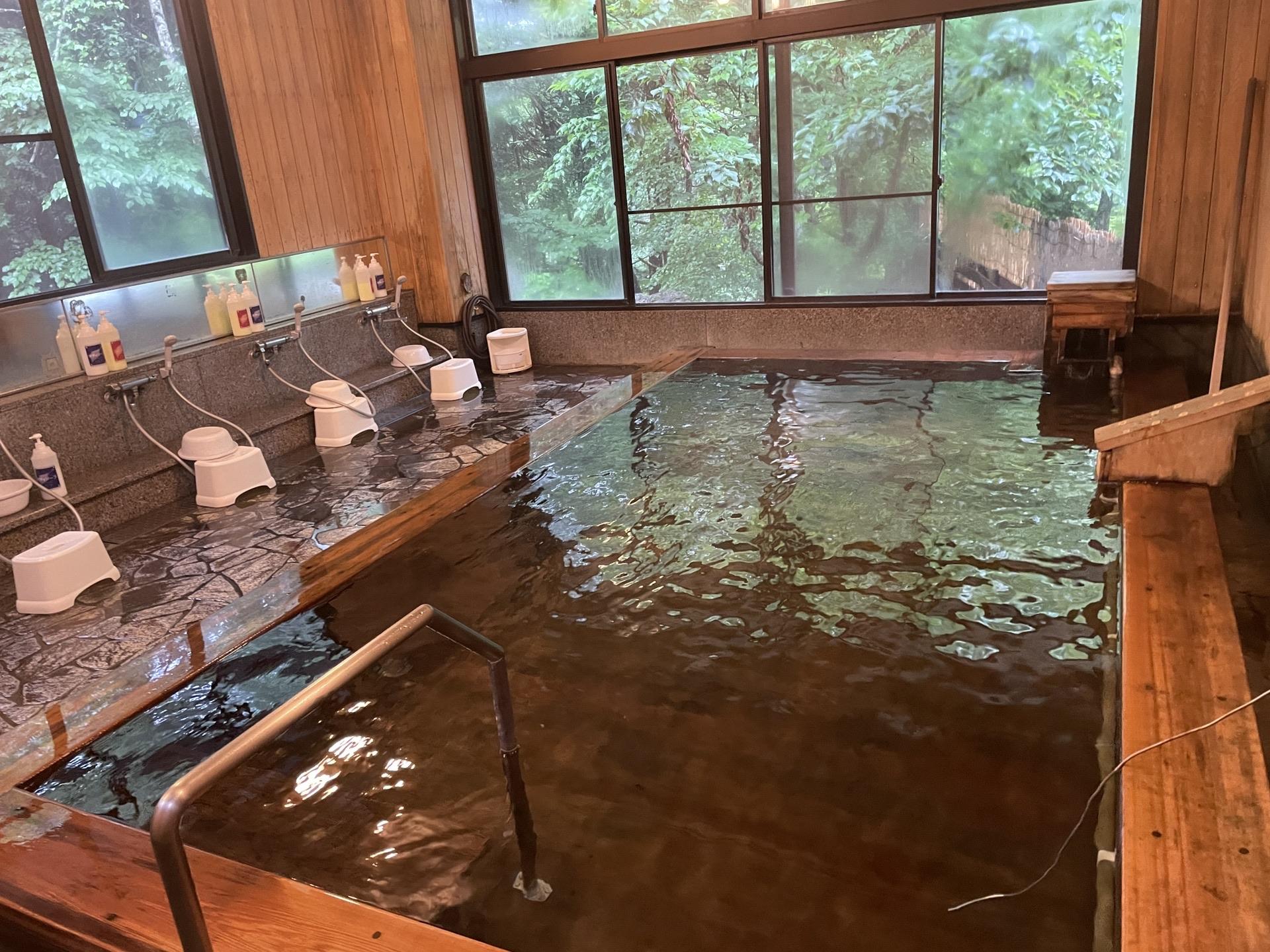 有明荘 中房温泉 かけ流しの湯