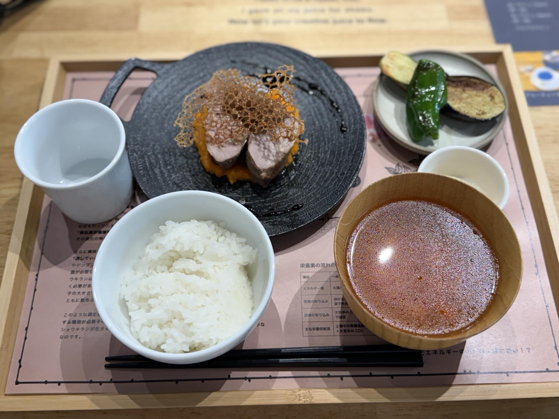 湯俣山荘 夕食 豚がメインのメニュー