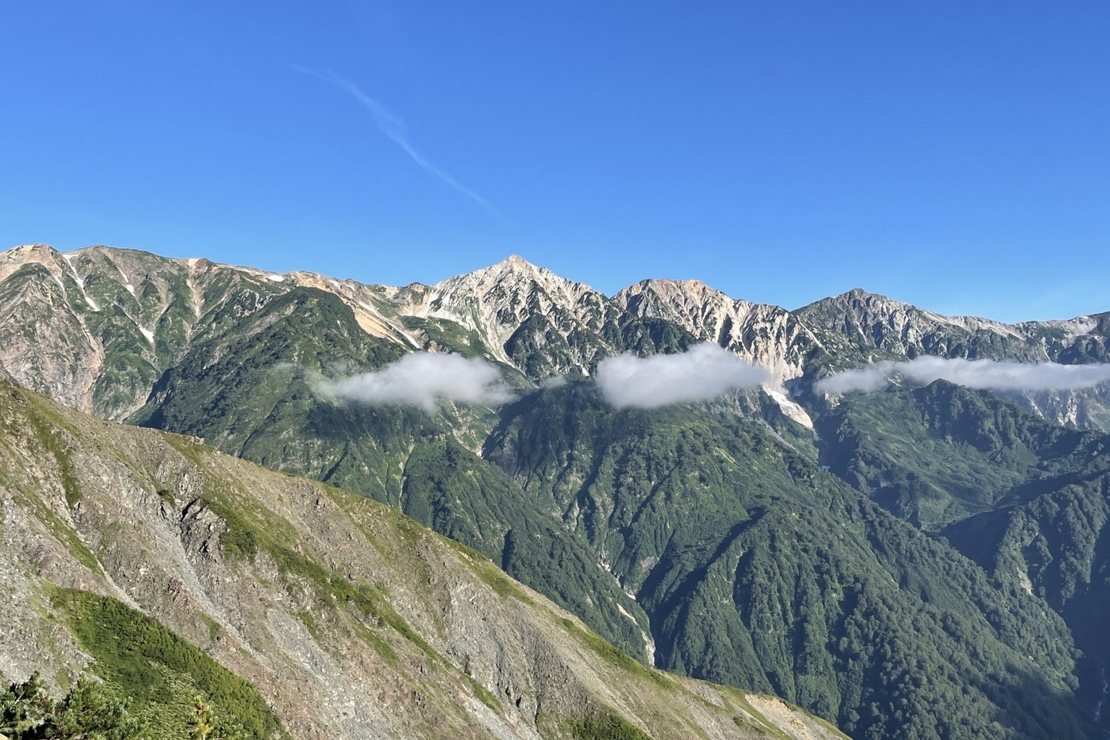 八方尾根から望む白馬三山
