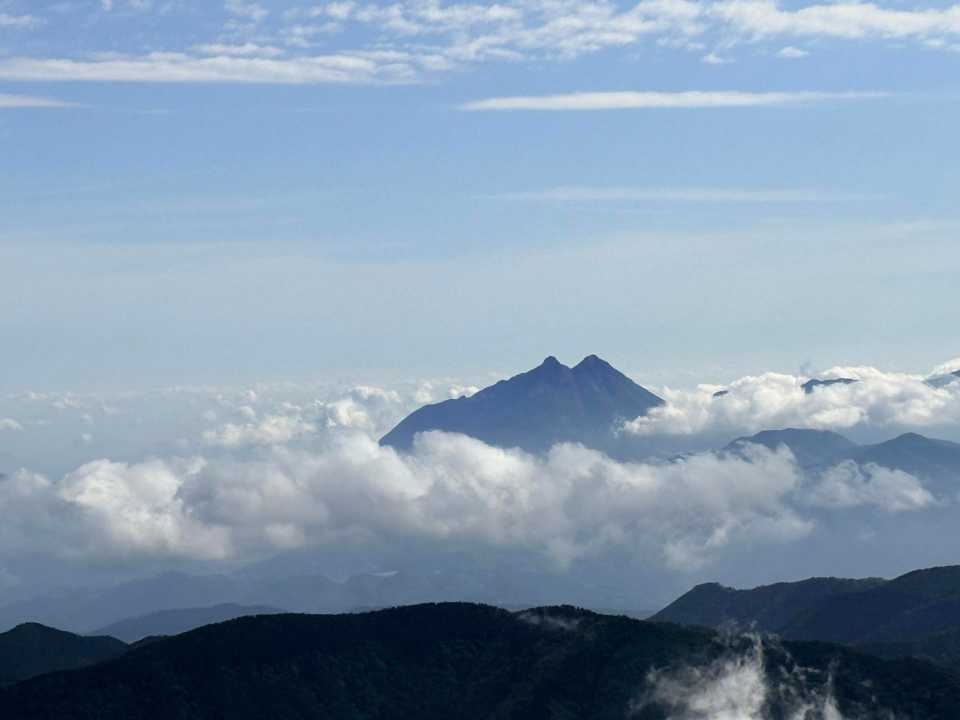 平治岳 由布岳 雲海 双耳峰 遠望