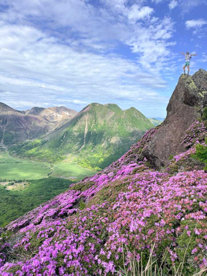 平治岳 偽ピーク 大岩 断崖 絶景写真 坊がつる
