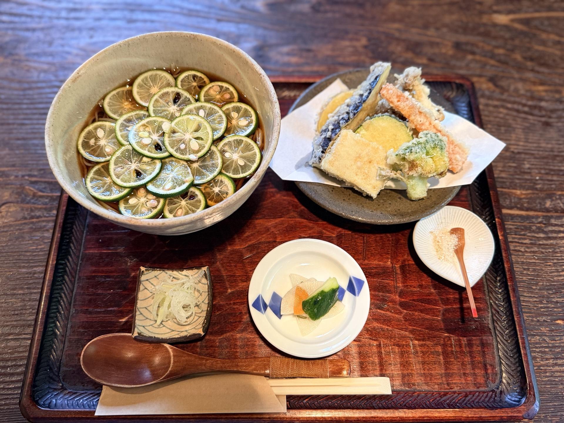南高尾 すだち蕎麦とミニ天ぷらセット 2,300
