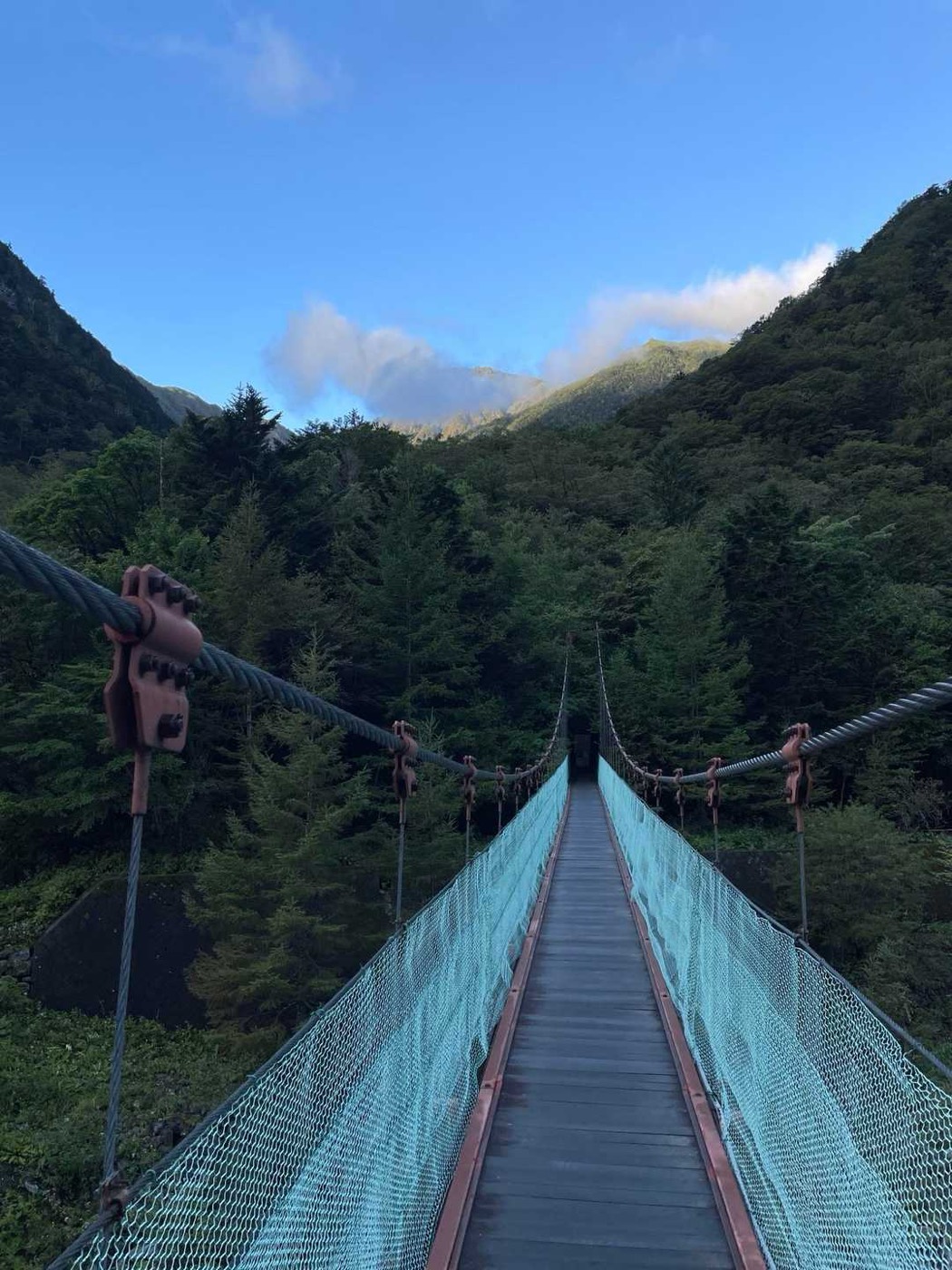 北岳 広河原 正面が北岳。この日は雲に隠れていました