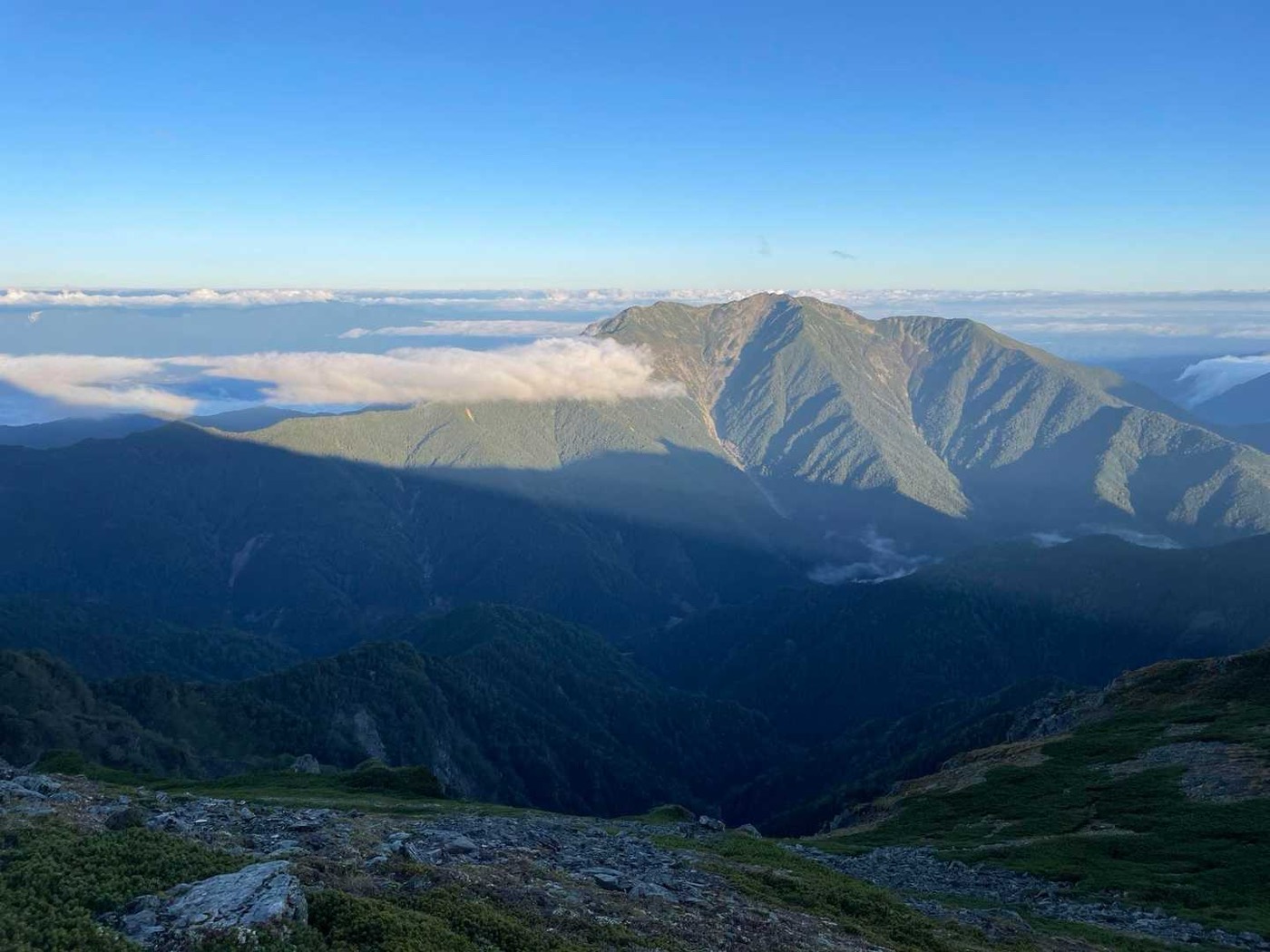 北岳 仙丈ヶ岳の穏やかな山容