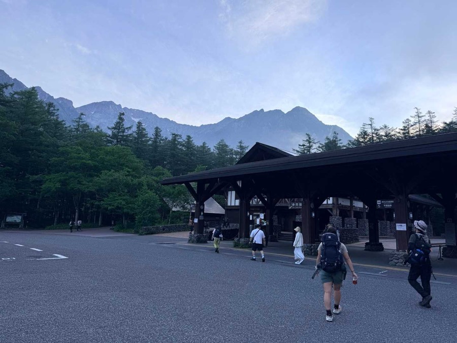 上高地バスターミナルに到着