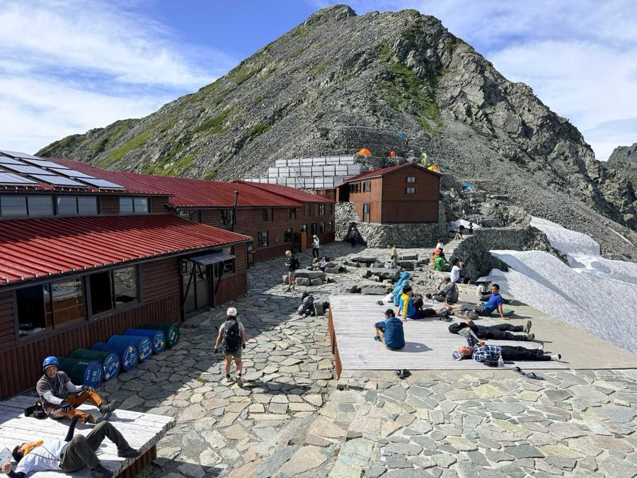 穂高岳山荘に到着