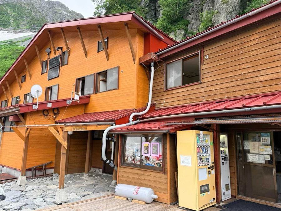 涸沢小屋の外観。以前に一度宿泊したことも