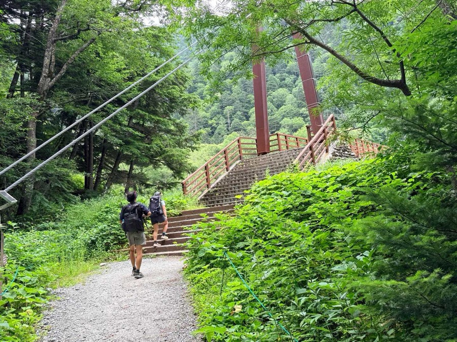 横尾大橋。ここまで来ると下界感がある