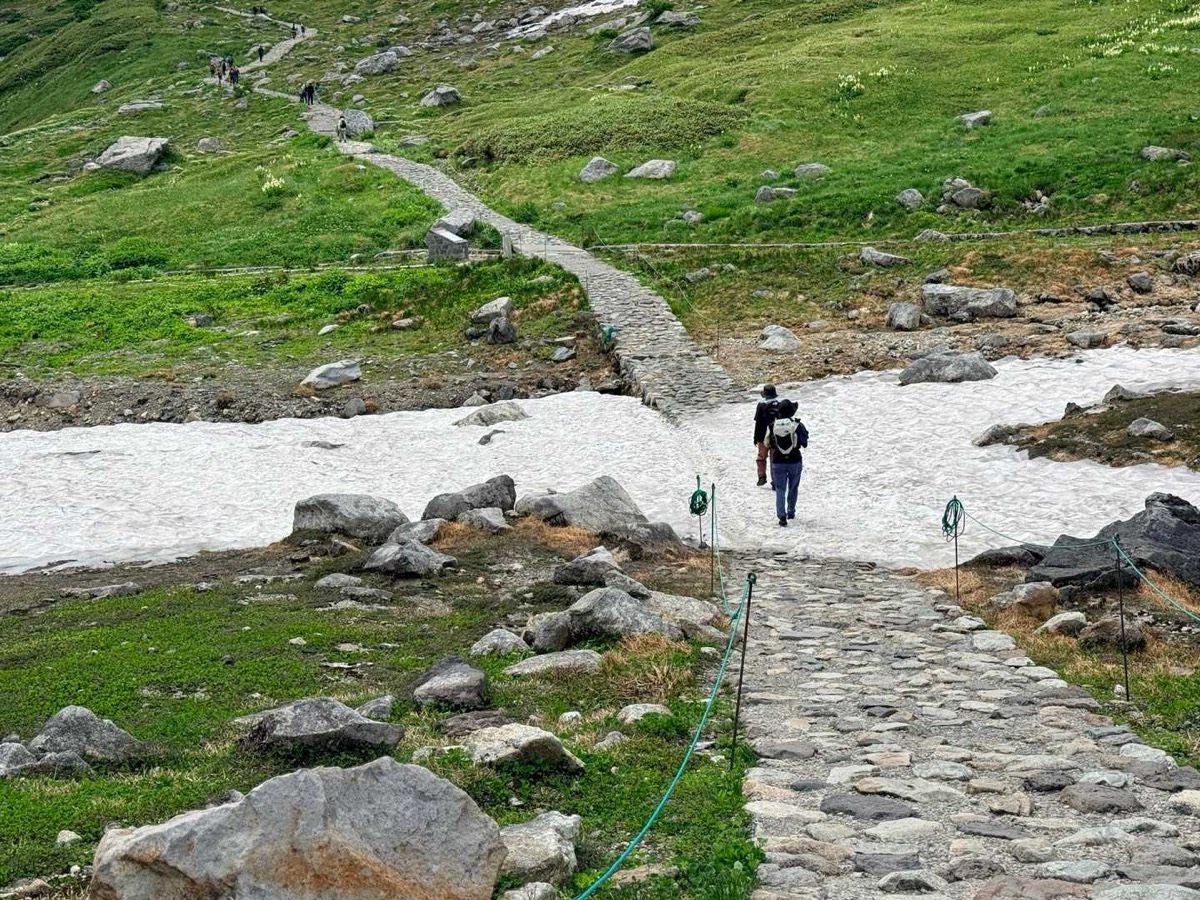 立山 雄山 室堂 一ノ越登山道 一つ目の雪渓 2026年7月24日撮影