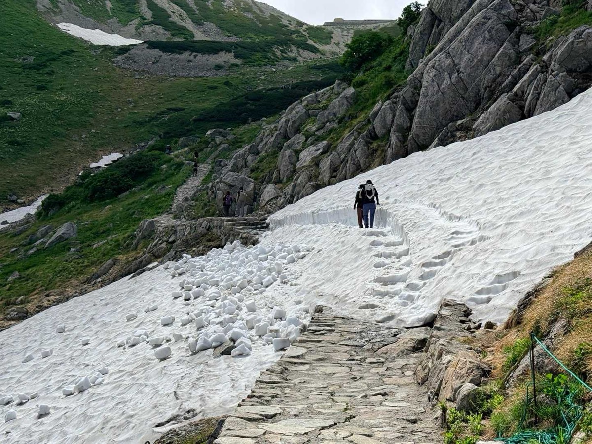 立山 雄山 室堂 一ノ越登山道 三つ目の雪渓 2026年7月24日撮影
