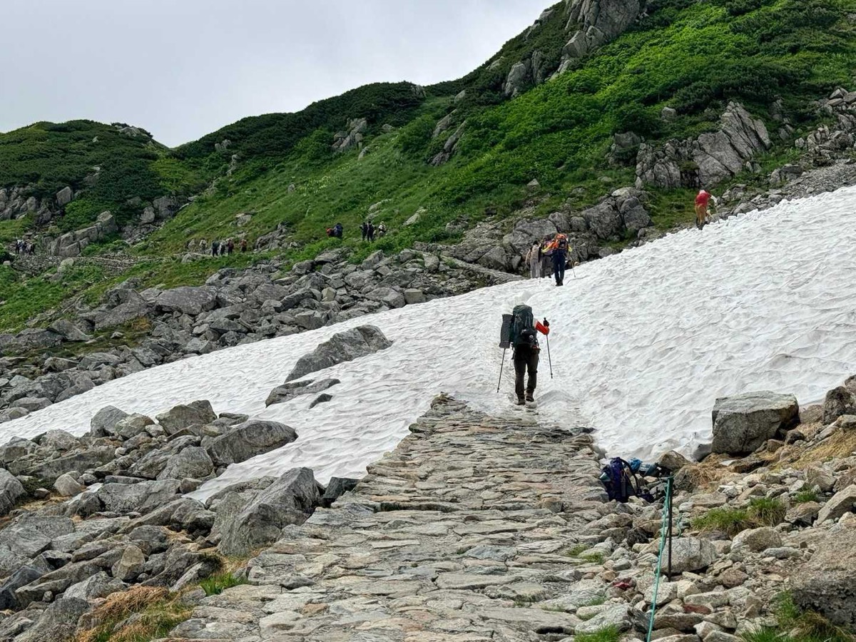立山 雄山 室堂 一ノ越登山道 四つ目の雪渓 2026年7月24日撮影