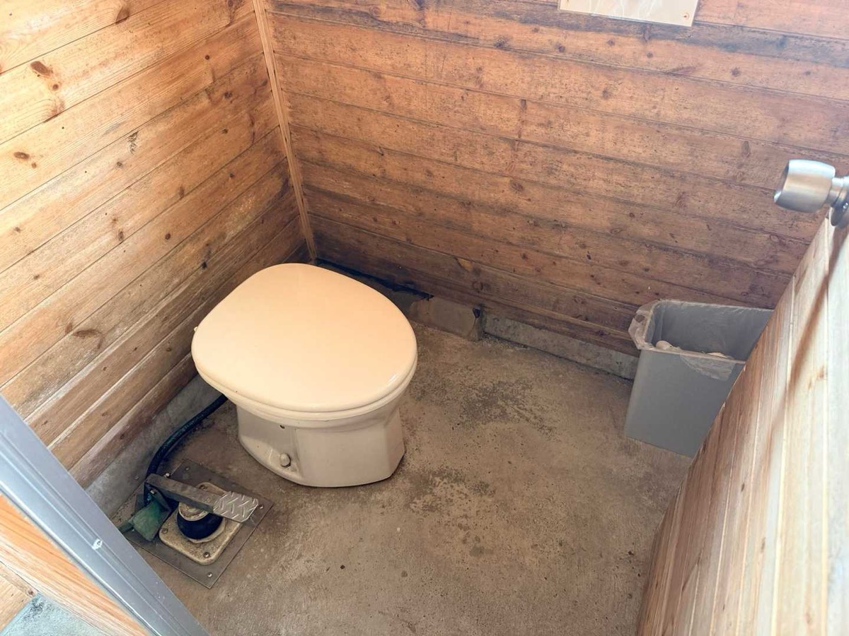 立山 雄山 雄山 山頂トイレの利用案内 2026年7月24日撮影
