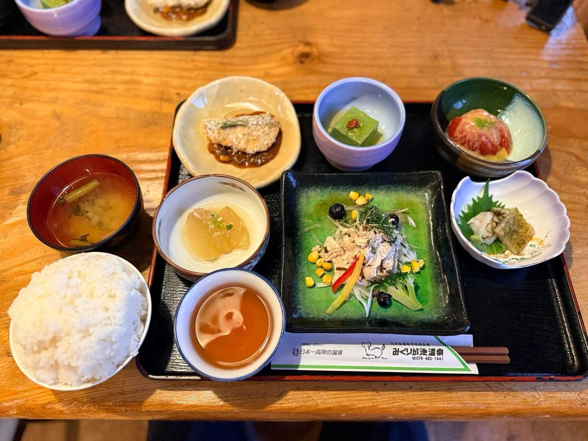 立山 雄山 みくりが池温泉 夕食 2026年7月24日撮影