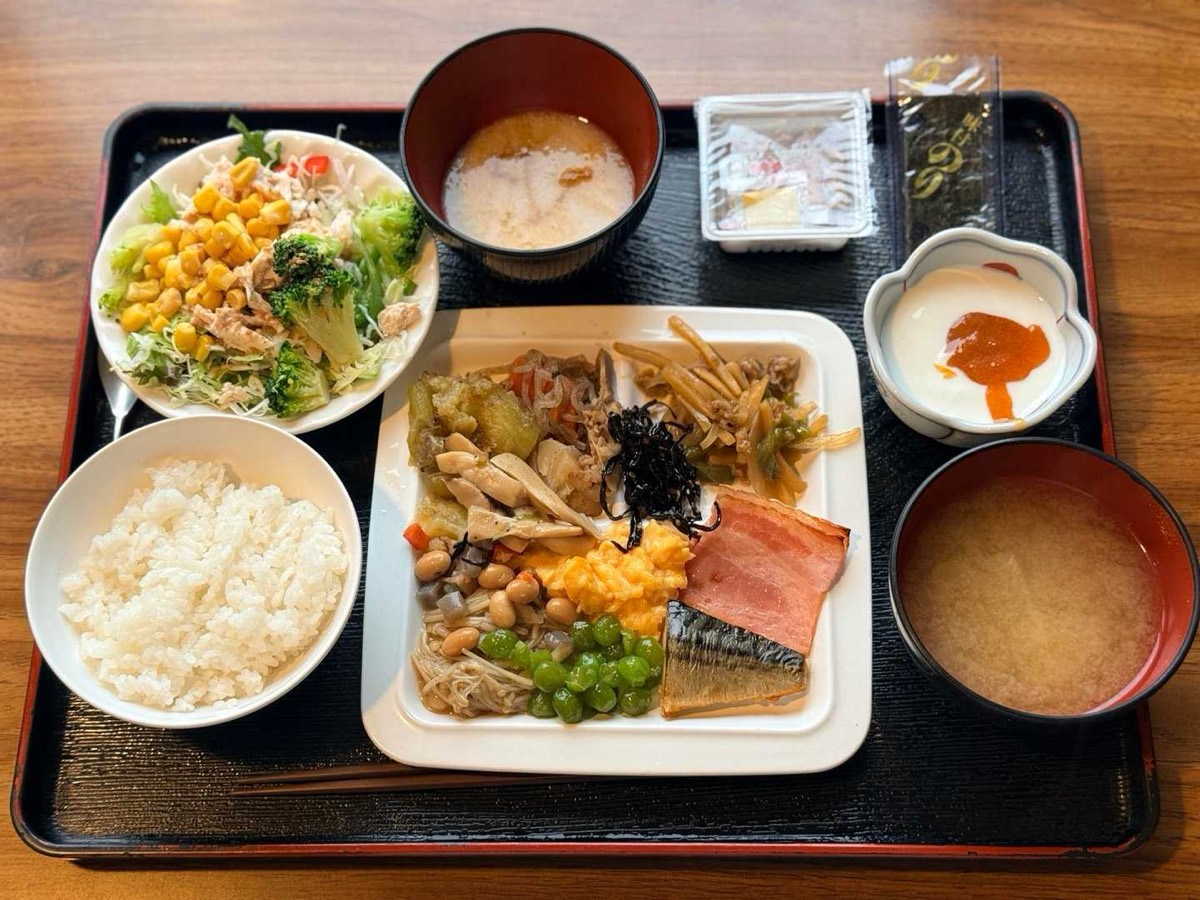 室堂 みくりが池温泉 イッチーの朝ごはん。朝からしっかり 2026年7月25日06:46
