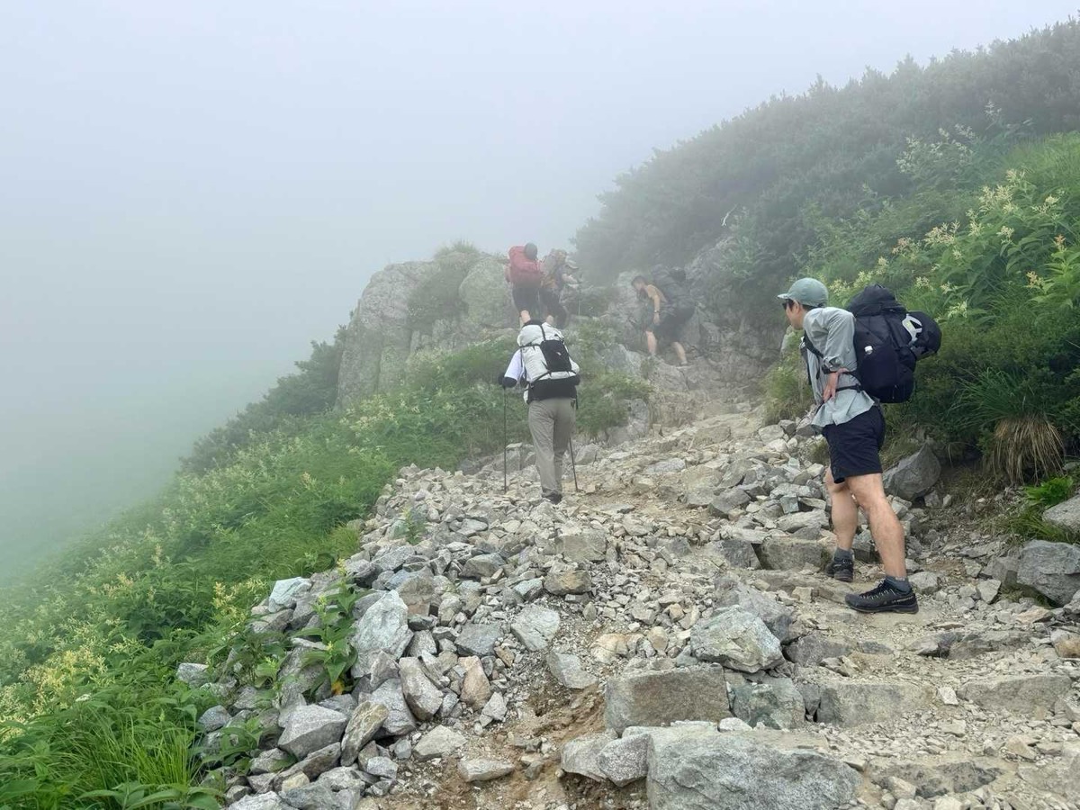 立山 雷鳥坂 いよいよガスの中へ 2026年7月25日11:05
