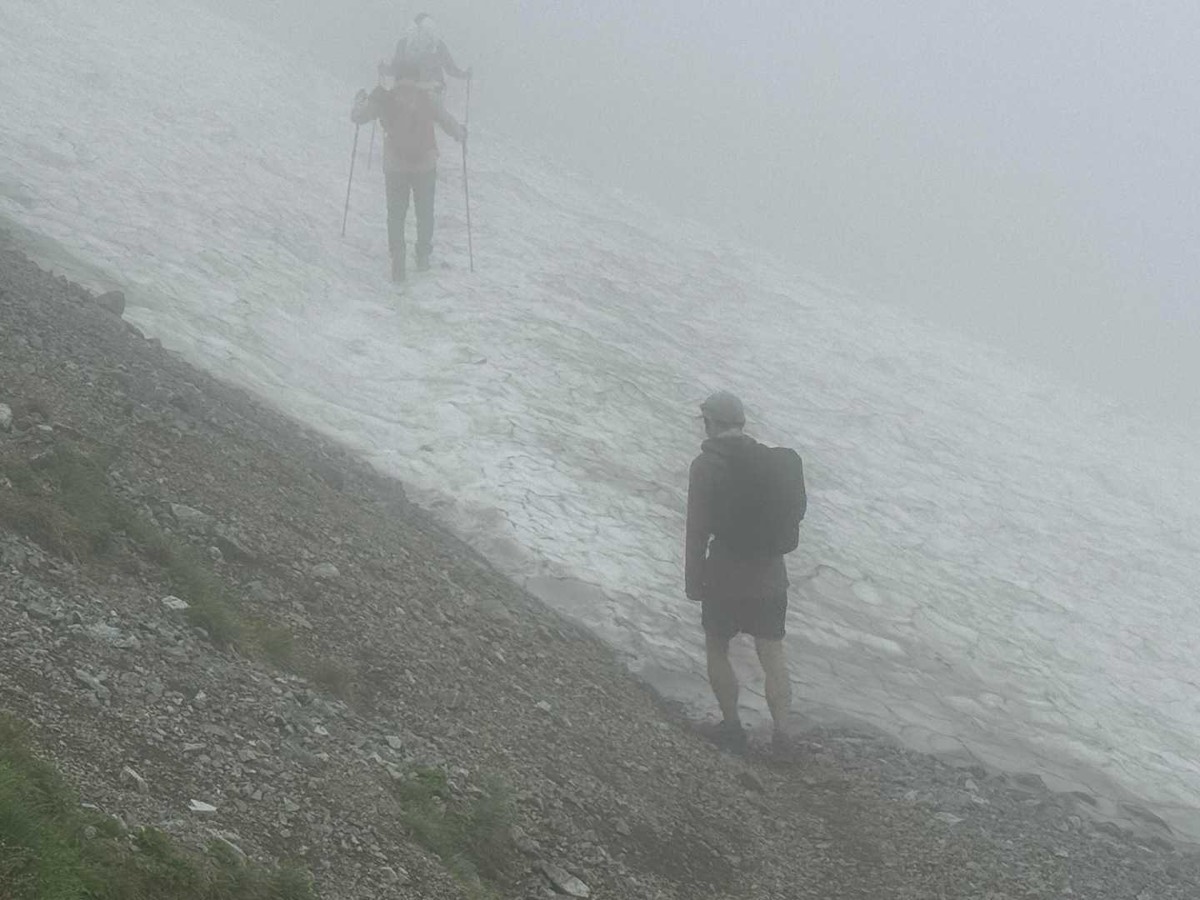 立山 剱御前小舎 小舎を出てすぐ、最初の雪渓 2026年7月25日11:52