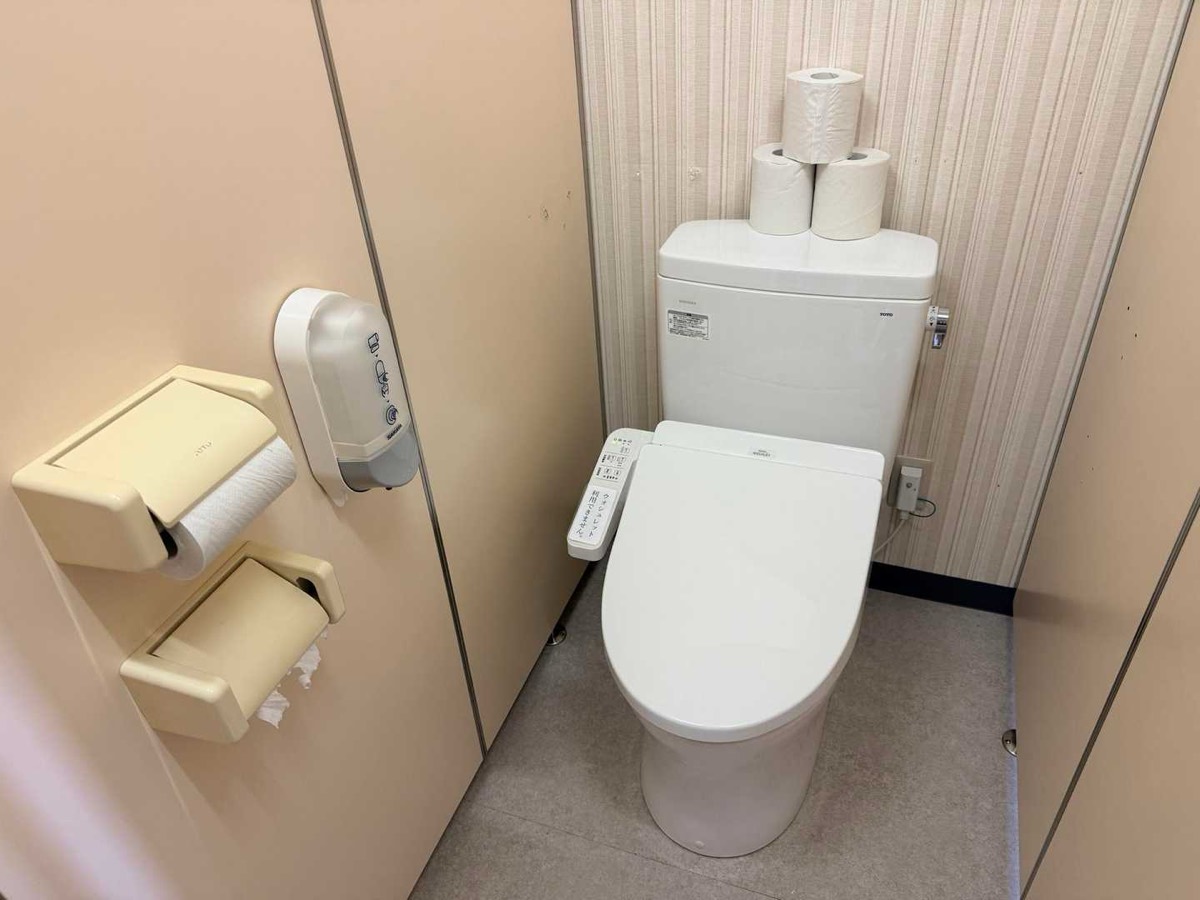 剱沢 剣山荘 洋式の水洗トイレが3つ 2026年7月25日13:49