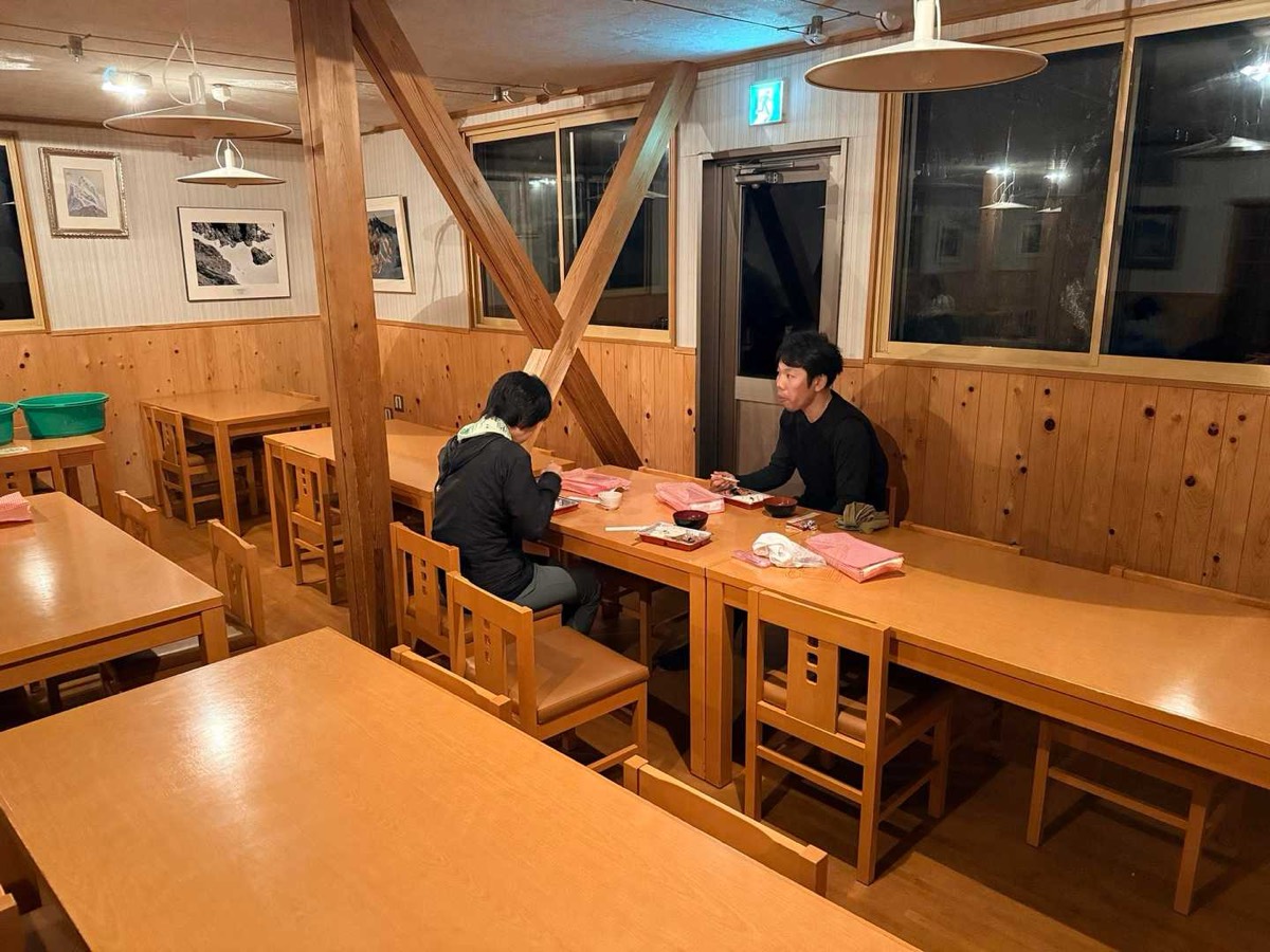 剱沢 剣山荘 廊下もトイレも点灯していて安心 2026年7月26日02:49