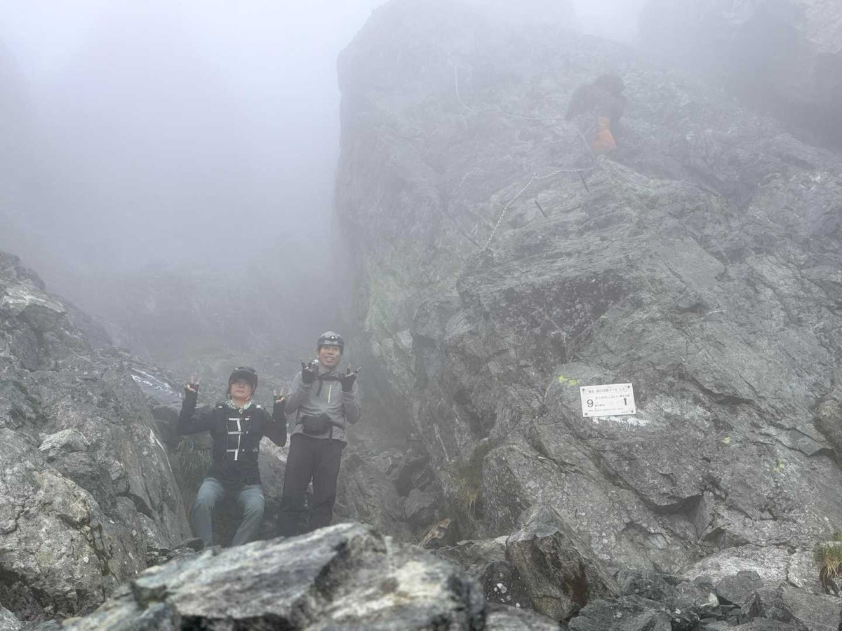剱岳 別山尾根 カニのタテバイ 取り付き前の仲間たち 2026年7月26日05:36
