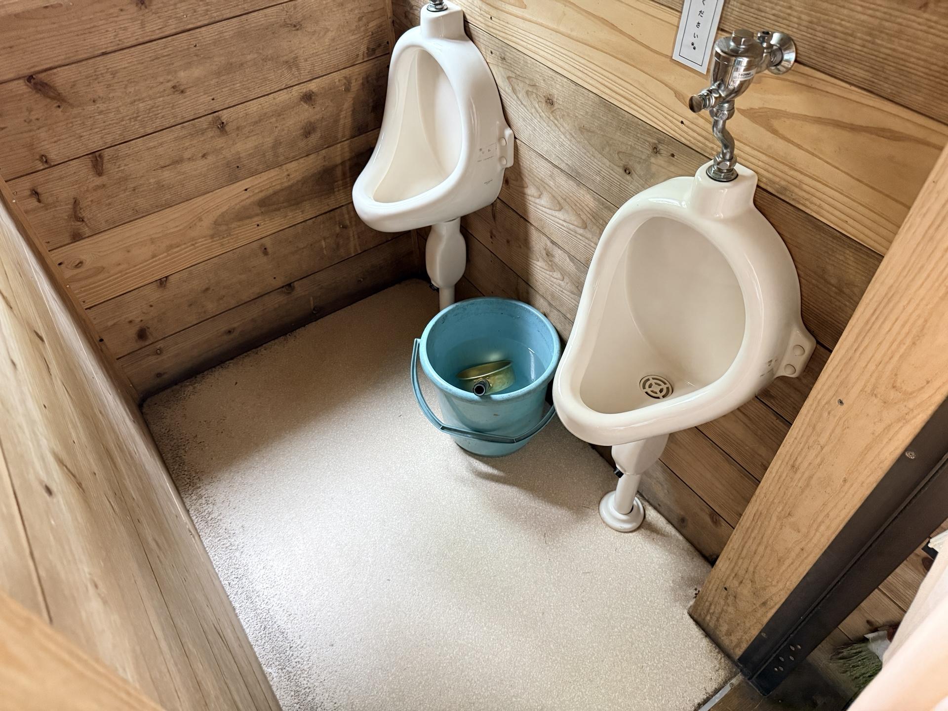 小便器が2つ
