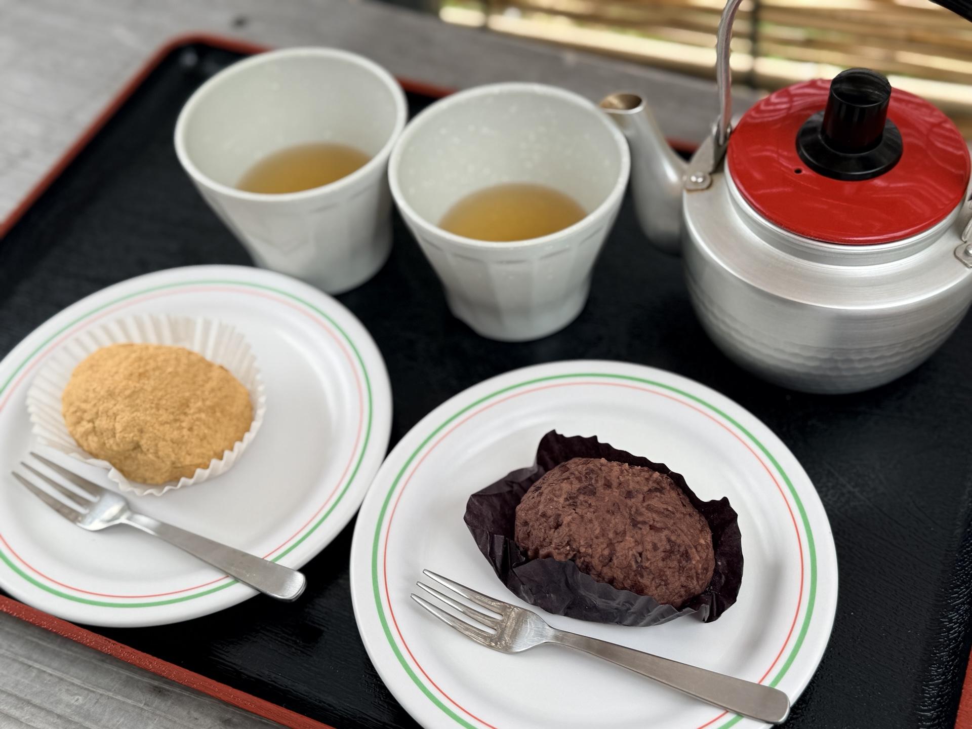 おはぎを購入 もちろん、あんこときなこの両方を食べる