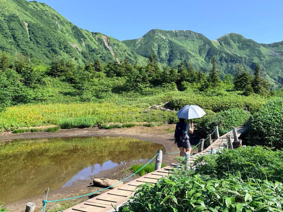 鏡平から先は日傘を投入