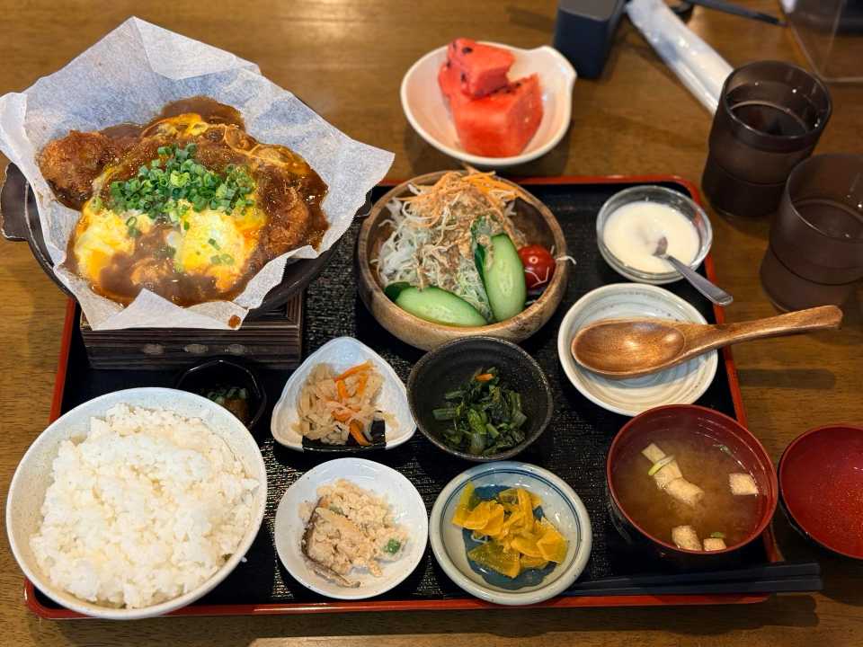 人気1位の味噌煮かつ定食