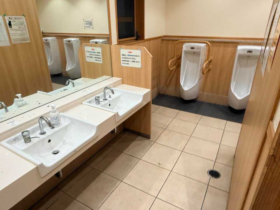個室トイレは2つ