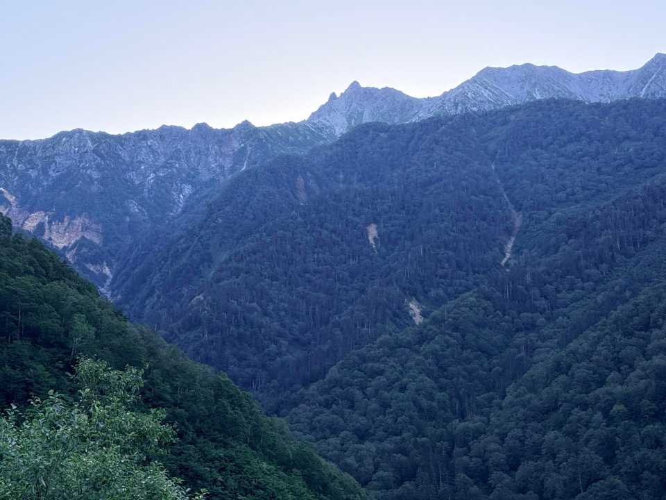 右手のトンガリは槍ヶ岳