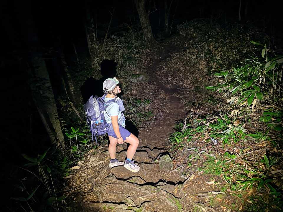 暗いうちは足元がよく滑ります