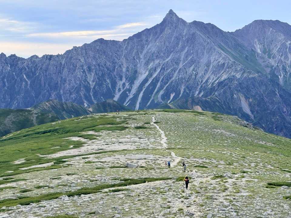 双六岳から望む槍ヶ岳