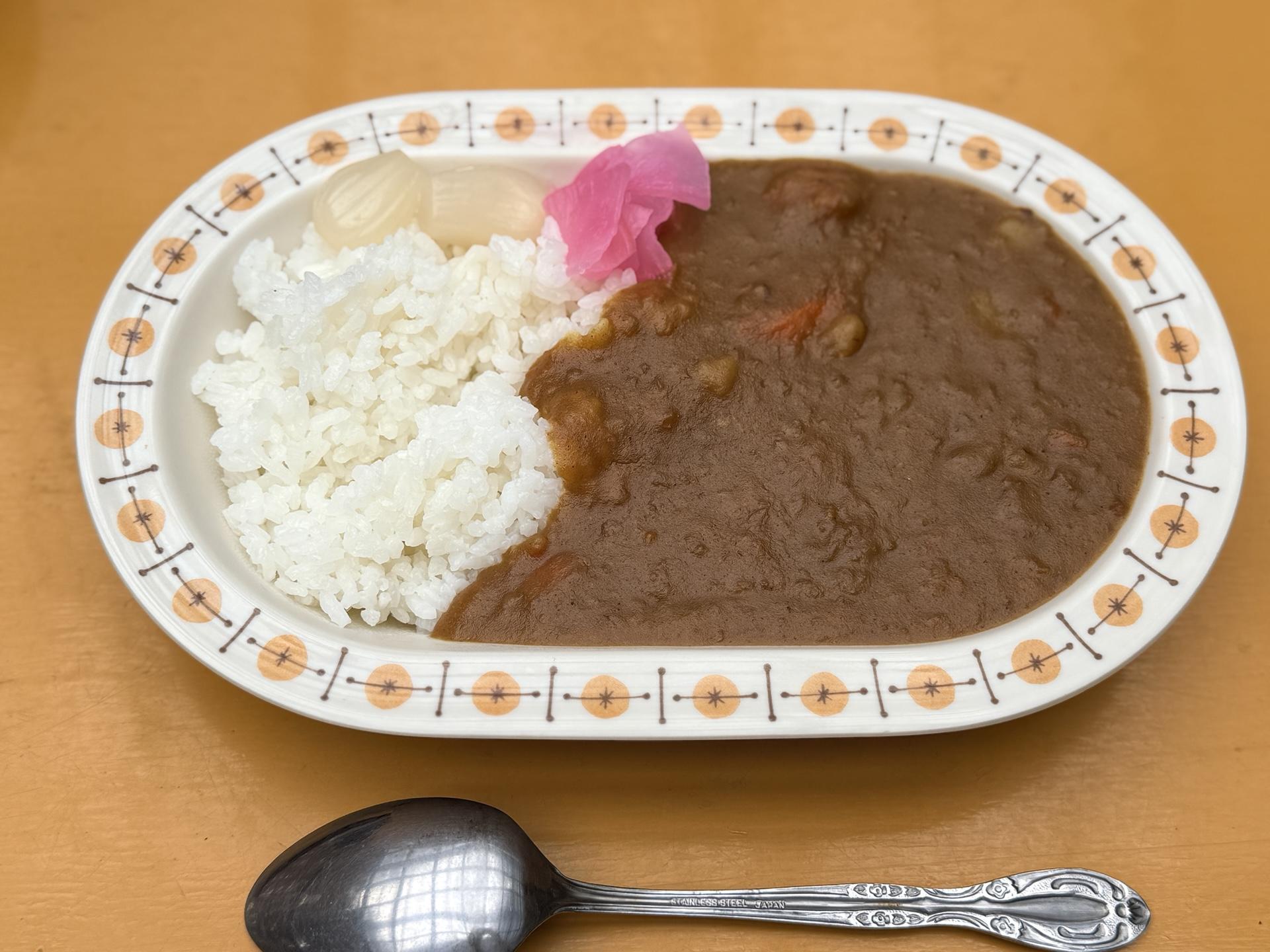 1番楽しみにしていた三伏峠小屋の管理人手作りカレー🍛1,200円 具材が溶け込ん