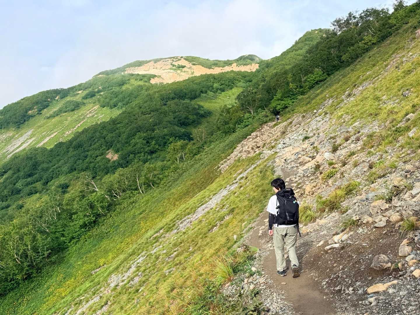 唐松岳・八方尾根の扇雪渓が見えてきた（2026年9月）